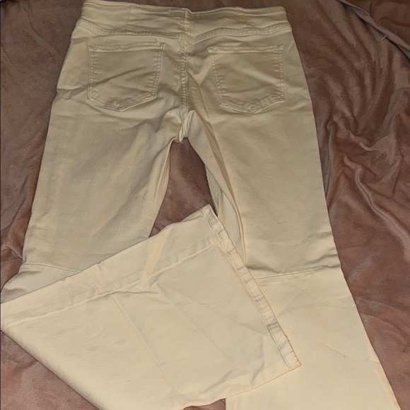 We The Free| ‘Keira’ Pull on White Flare Bootcut Jeans - Picture 5 of 10